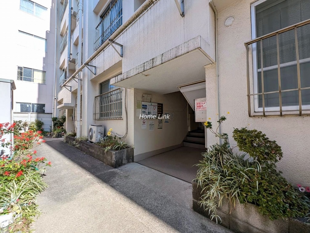 南ときわ台ローヤルコーポ　エントランス